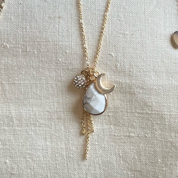 Charm Necklace, Moon, semiprecious drop, chain - Picture 5 of 5